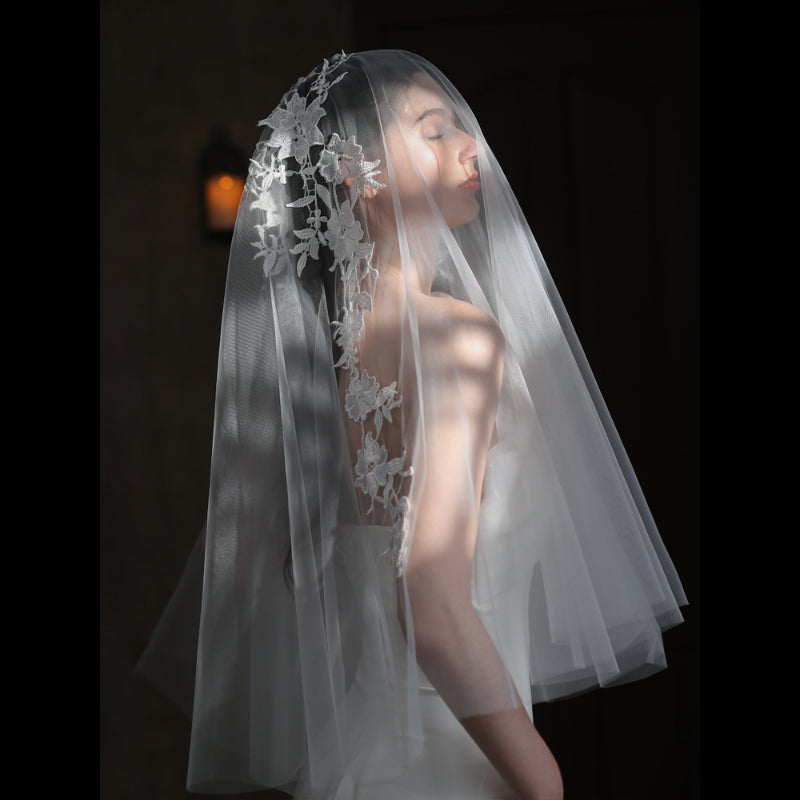 Classic floral lace bridal veil for weddings5