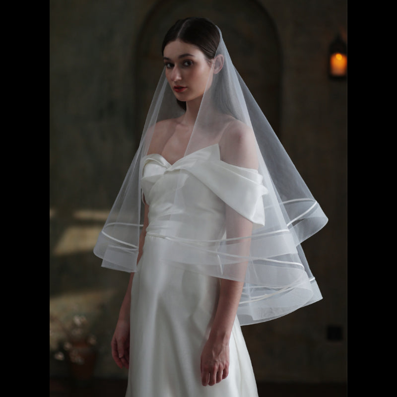 Elegant white double layer bridal veil for weddings2