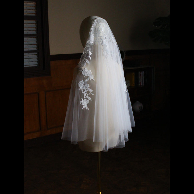 Classic floral lace bridal veil for weddings2