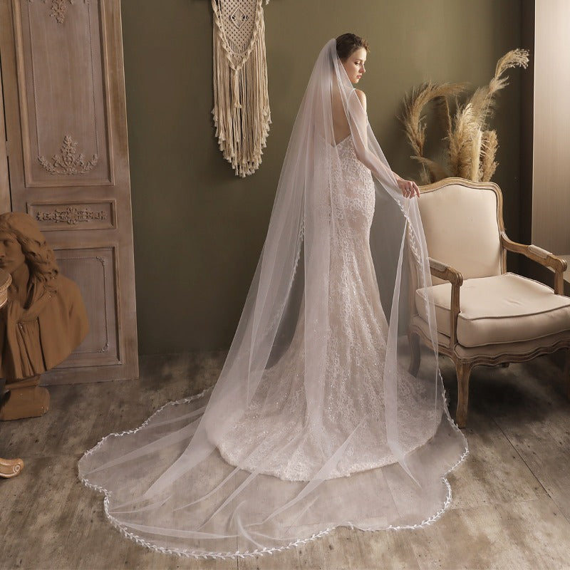Elegant Lace Trailing Bridal Veil for Wedding2