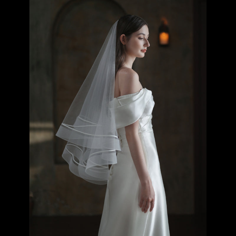 Elegant white double layer bridal veil for weddings6