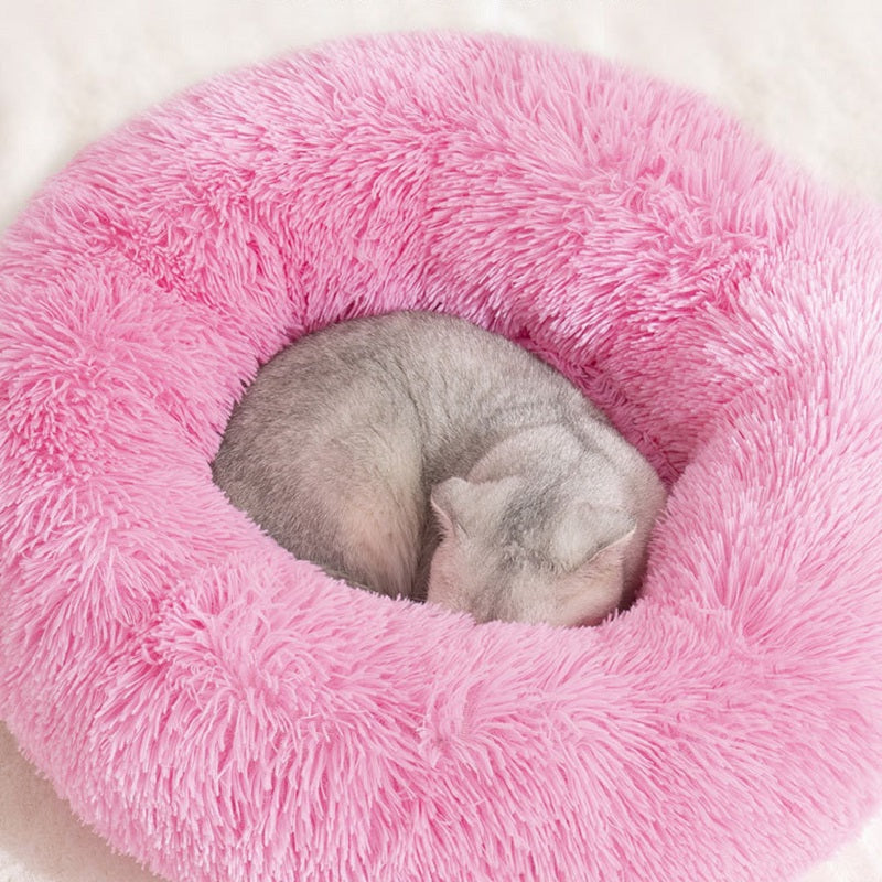 Long Plush Cat Bed for comfort and relaxation4