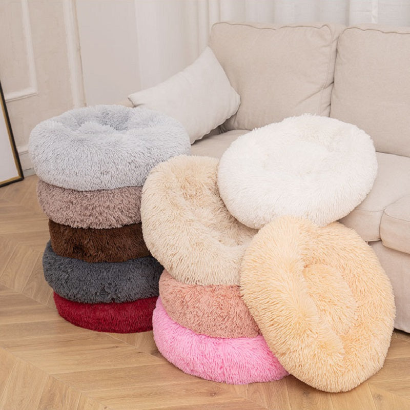 Long Plush Cat Bed for comfort and relaxation2