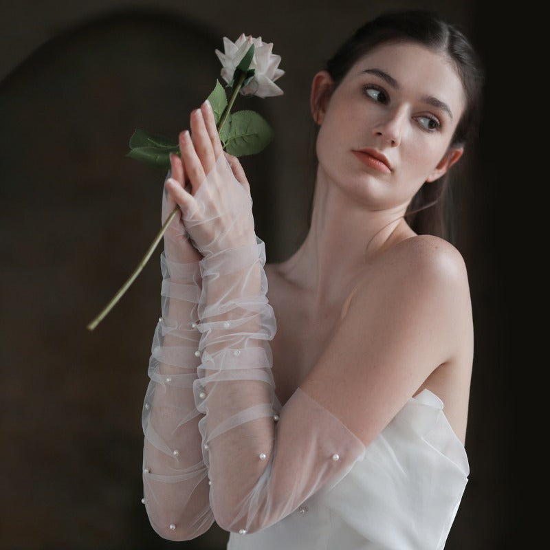 Elegant white long pearl bridal gloves for weddings4