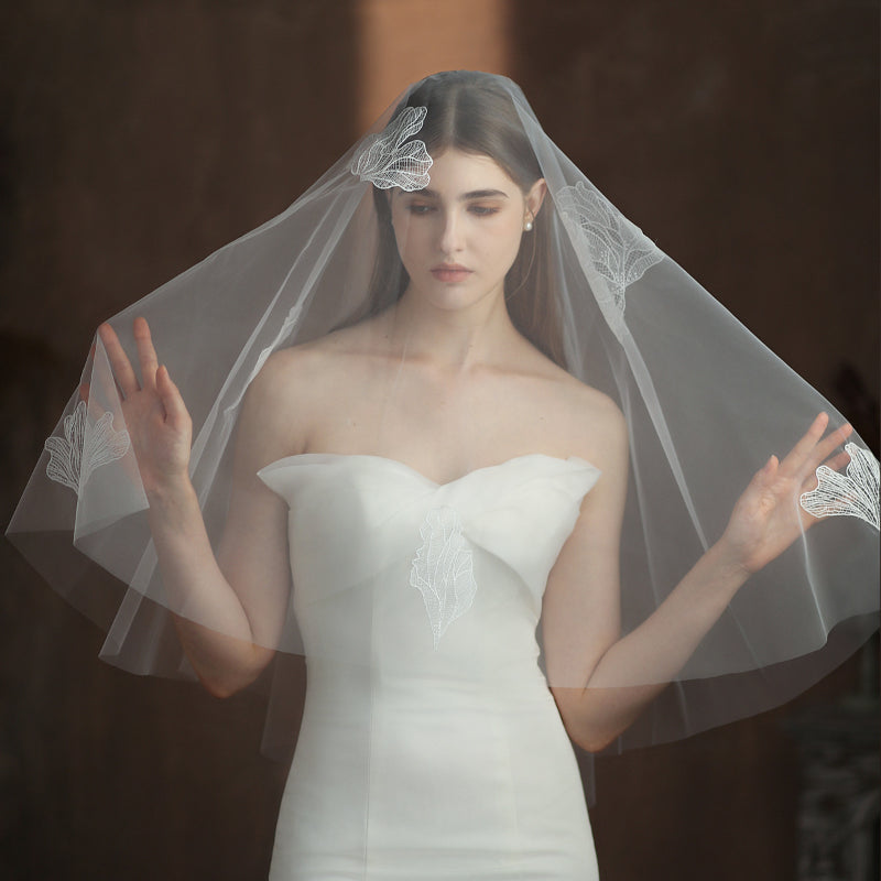 Elegant white floral lace bridal veil for weddings7