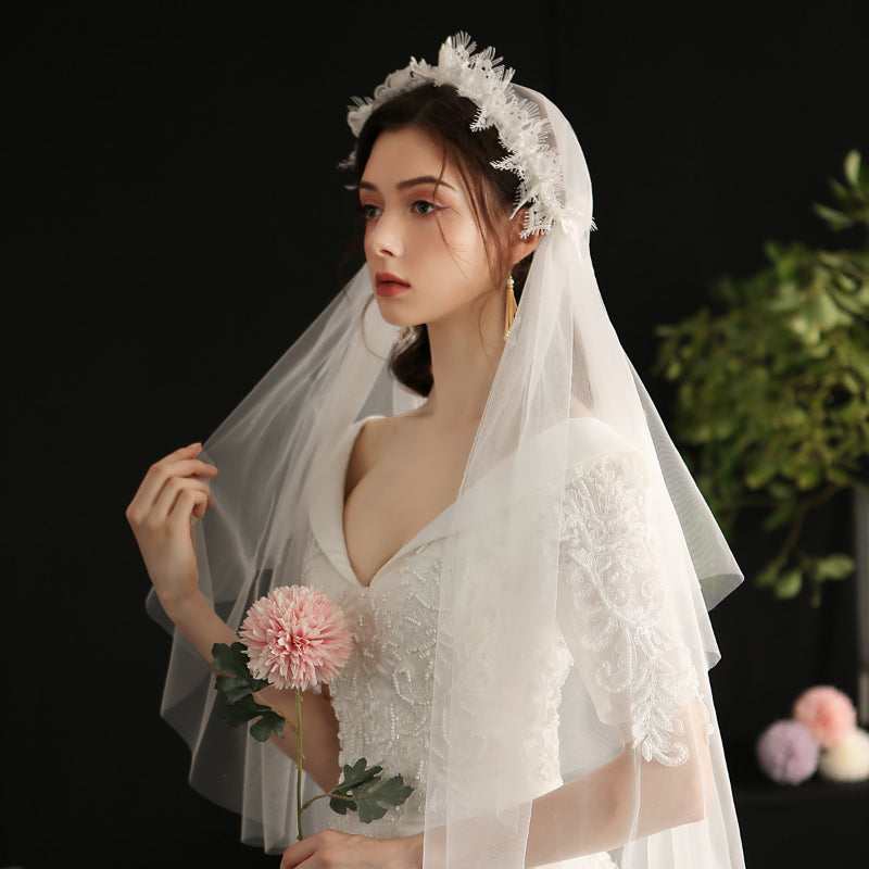 Vintage Hooded Lace Bridal Veil for weddings0